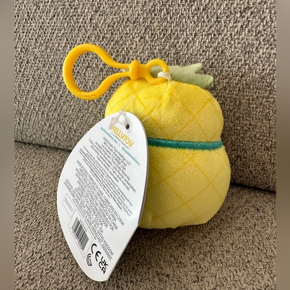 Nwt   🍍 3" Maui the Pineapple Clip Squishmallows - Picture 3 of 3
